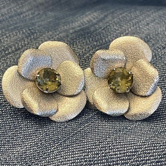 Silver floral earrings - Picture 1 of 2